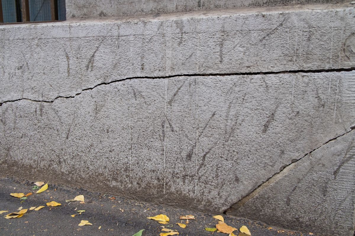 Foundation Cracks and Stabilization